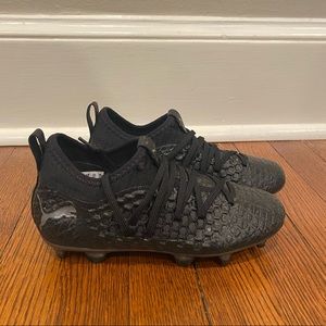 Kids Puma Cleats - Sz 2